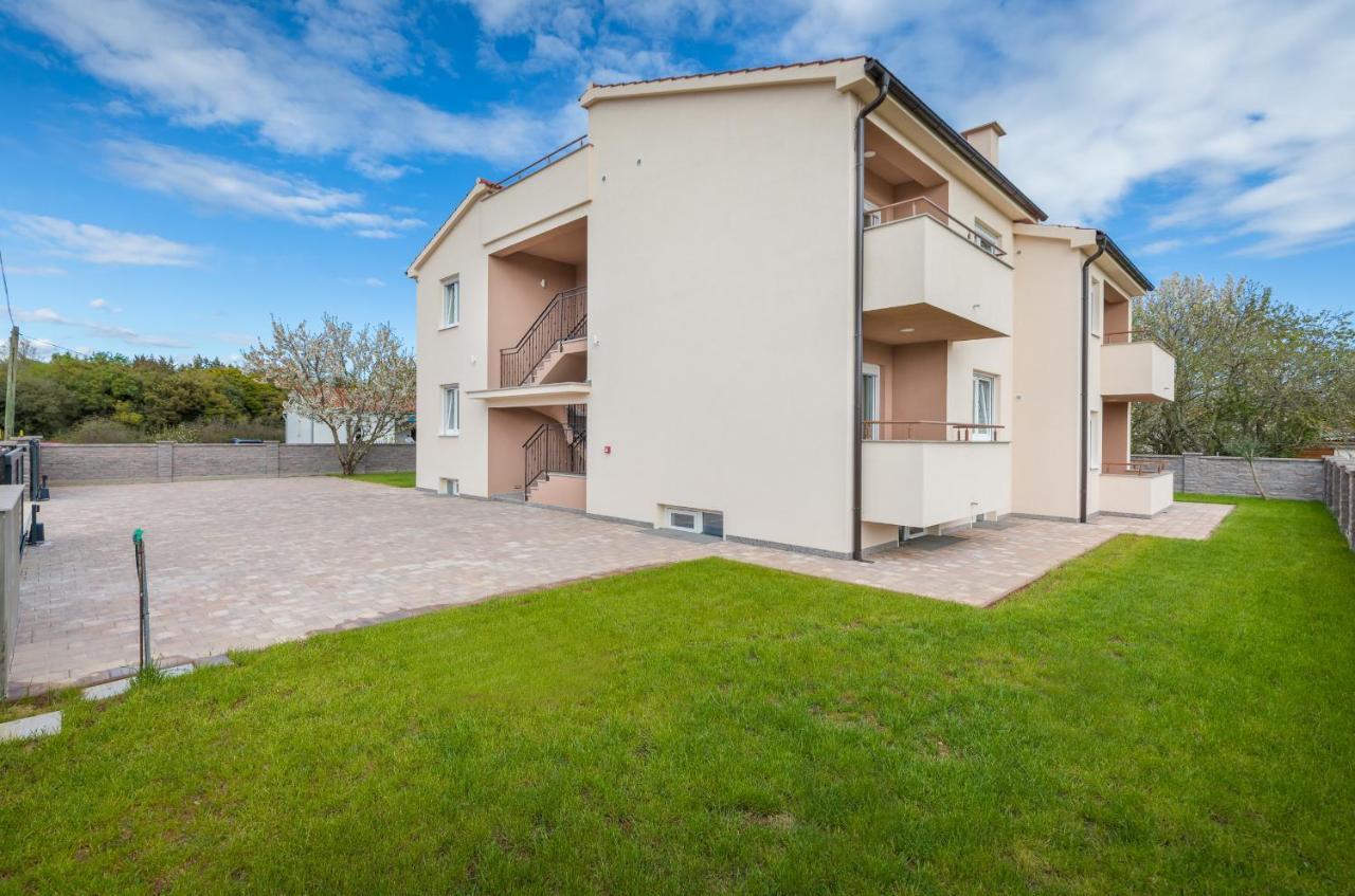 Apartman Knezevic A Фажана Экстерьер фото